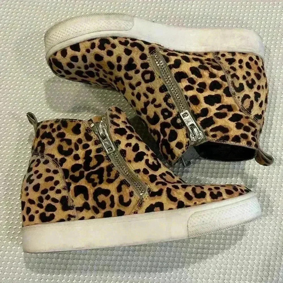 Steve Madden 7.5  Pony hair golden tan black leopard print ankle sneakers - Picture 2 of 7